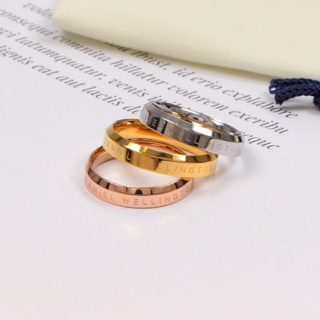 DW 字母钛钢戒指 男女情侣指环配饰 时尚戒指一件代发