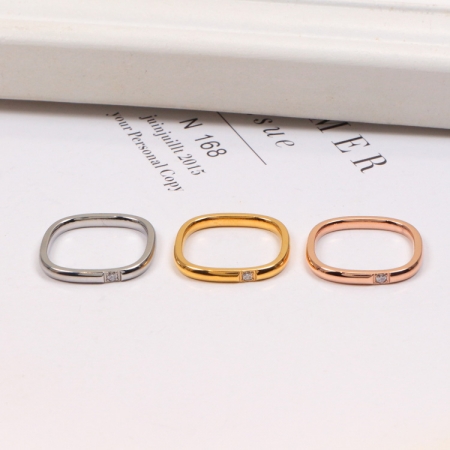 方形单钻窄版戒指 钛钢字母戒指情侣指环批发