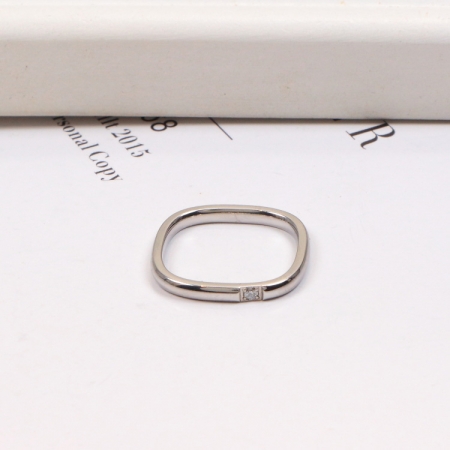 方形单钻窄版戒指 钛钢字母戒指情侣指环批发