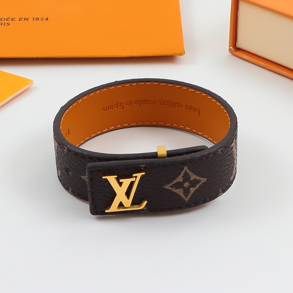 LV立体金属字母手环 欧美时尚表带钛钢手镯情侣饰品批发