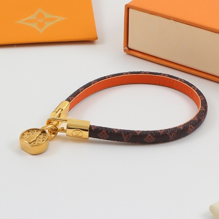 LV圆饼包吊坠手链 欧美时尚皮质钛钢手镯情侣饰品批发