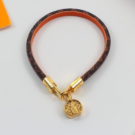 LV圆饼包吊坠手链 欧美时尚皮质钛钢手镯情侣饰品批发