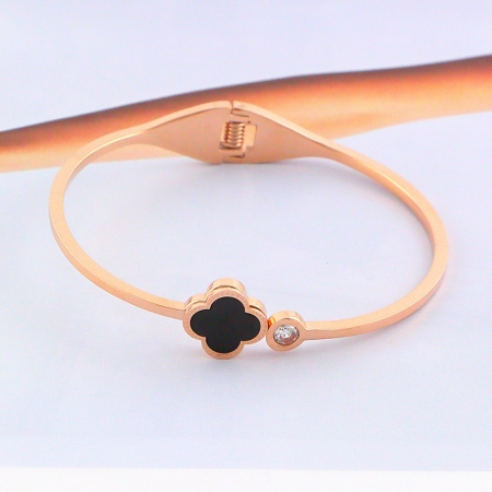 四叶草单钻黑白贝钛钢手镯 欧美个性显气质男女手饰批发