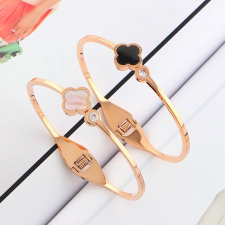 四叶草单钻黑白贝钛钢手镯 欧美个性显气质男女手饰批发