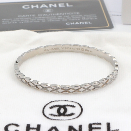 香奈儿窄版菱形格纹手镯 时尚钛钢材质新款手环批发