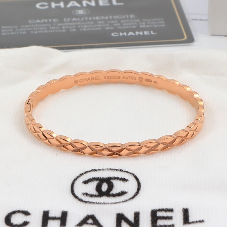 香奈儿窄版菱形格纹手镯 时尚钛钢材质新款手环批发