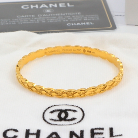 香奈儿窄版菱形格纹手镯 时尚钛钢材质新款手环批发