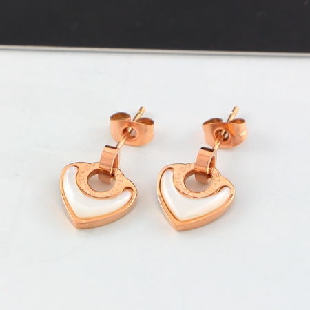 宝格丽爱心吊坠耳钉 钛钢字母耳环情侣耳饰批发