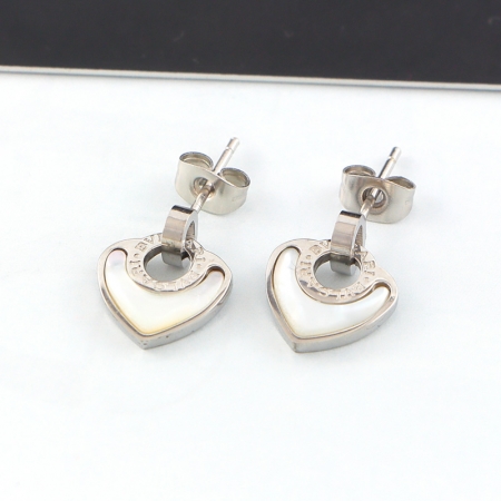 宝格丽爱心吊坠耳钉 钛钢字母耳环情侣耳饰批发