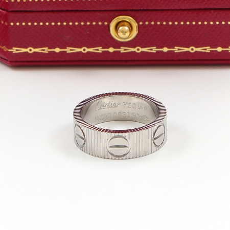 卡地亚LOVE Unlimited竖纹戒指 钛钢男女对戒彩金情侣指环