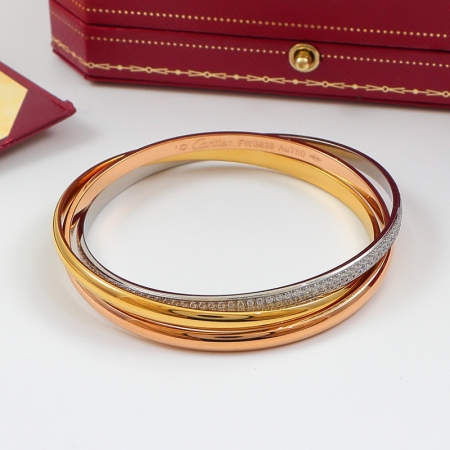 卡地亚三环三色满钻手镯 18K玫瑰金钛钢拼接手镯批发