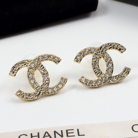 香奈儿立体双C半钻耳钉 镀18K钛钢彩金情侣饰品耳环批发