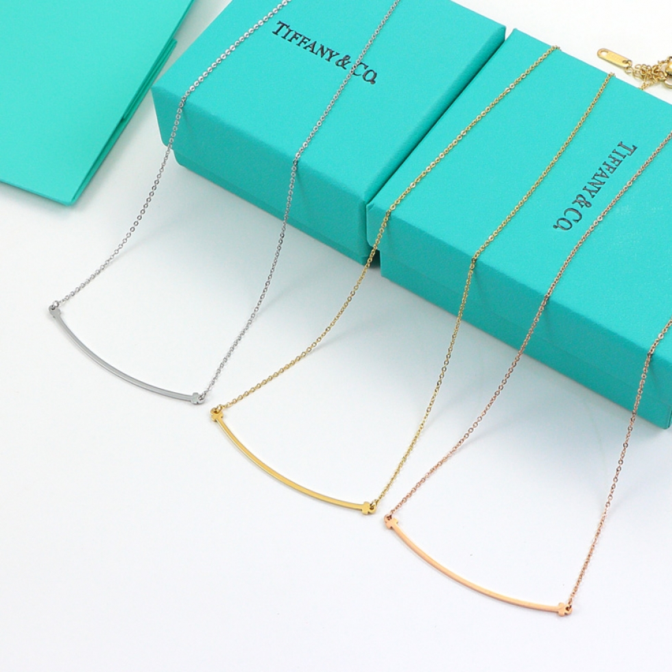 蒂芙妮18K明星同款笑脸项链 钛钢微笑女锁骨链