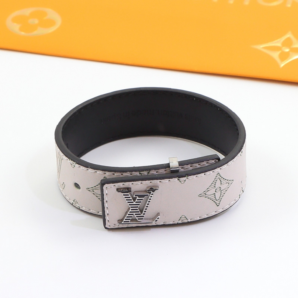 LV立体金属字母手环 欧美时尚表带钛钢手镯情侣饰品批发