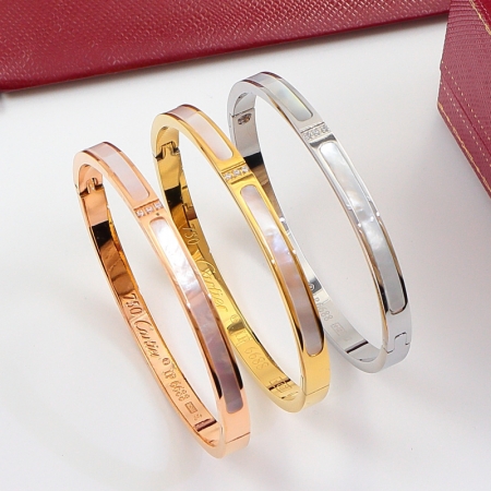 卡地亚天然贝壳手镯 钛钢电镀贝母三钻母贝手环