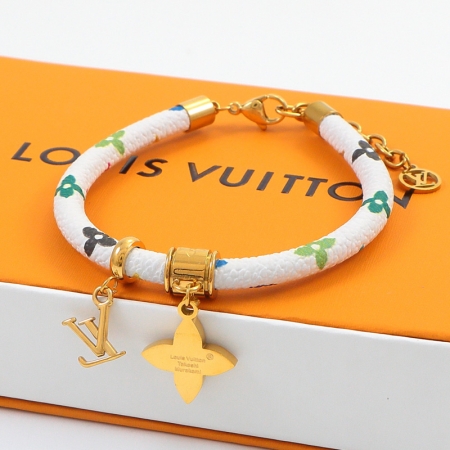 LV字母吊坠手链 欧美时尚皮质钛钢手镯情侣饰品批发